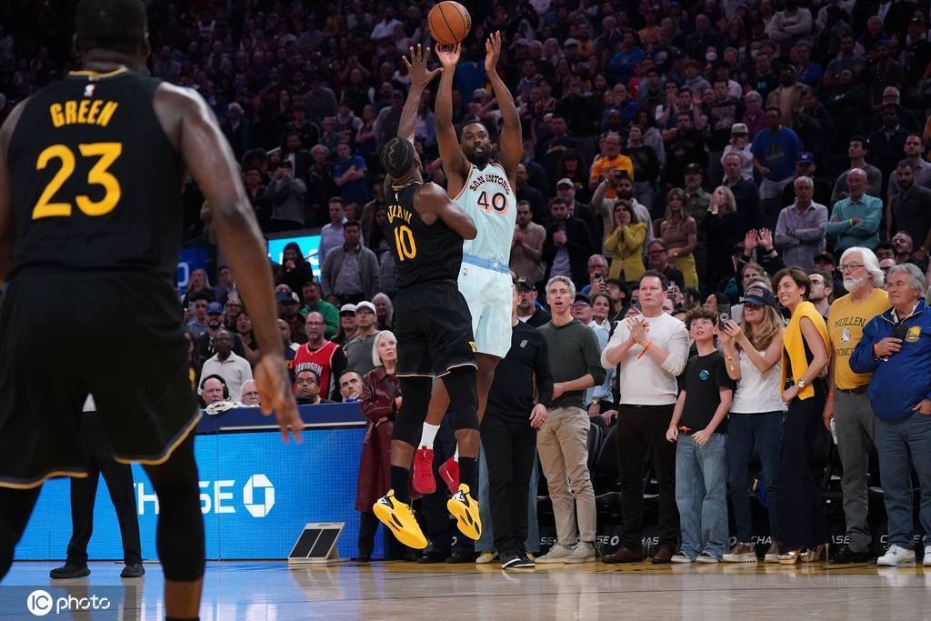 勇士马刺裁判报告：共4次错漏判 均对勇士有利